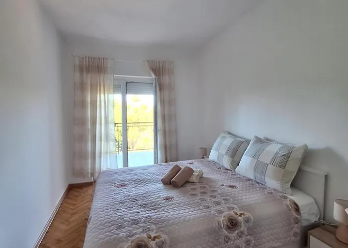 Marina Apartment *