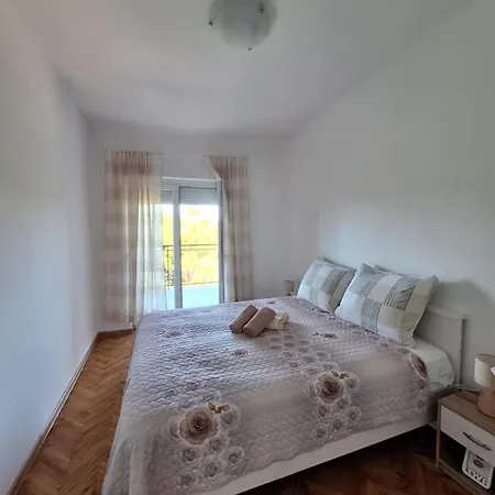 Marina Apartment *